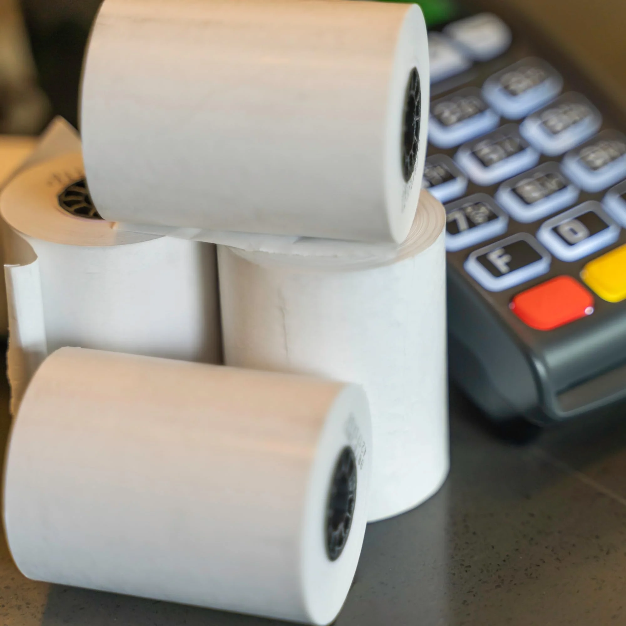 Pack Rollos de Papel Térmico 57x55x12mm - Papel para Tickets de Datáfonos, Cajas Registradoras y TPV - Sin BPA, Calidad y Durabilidad - Imagen 7